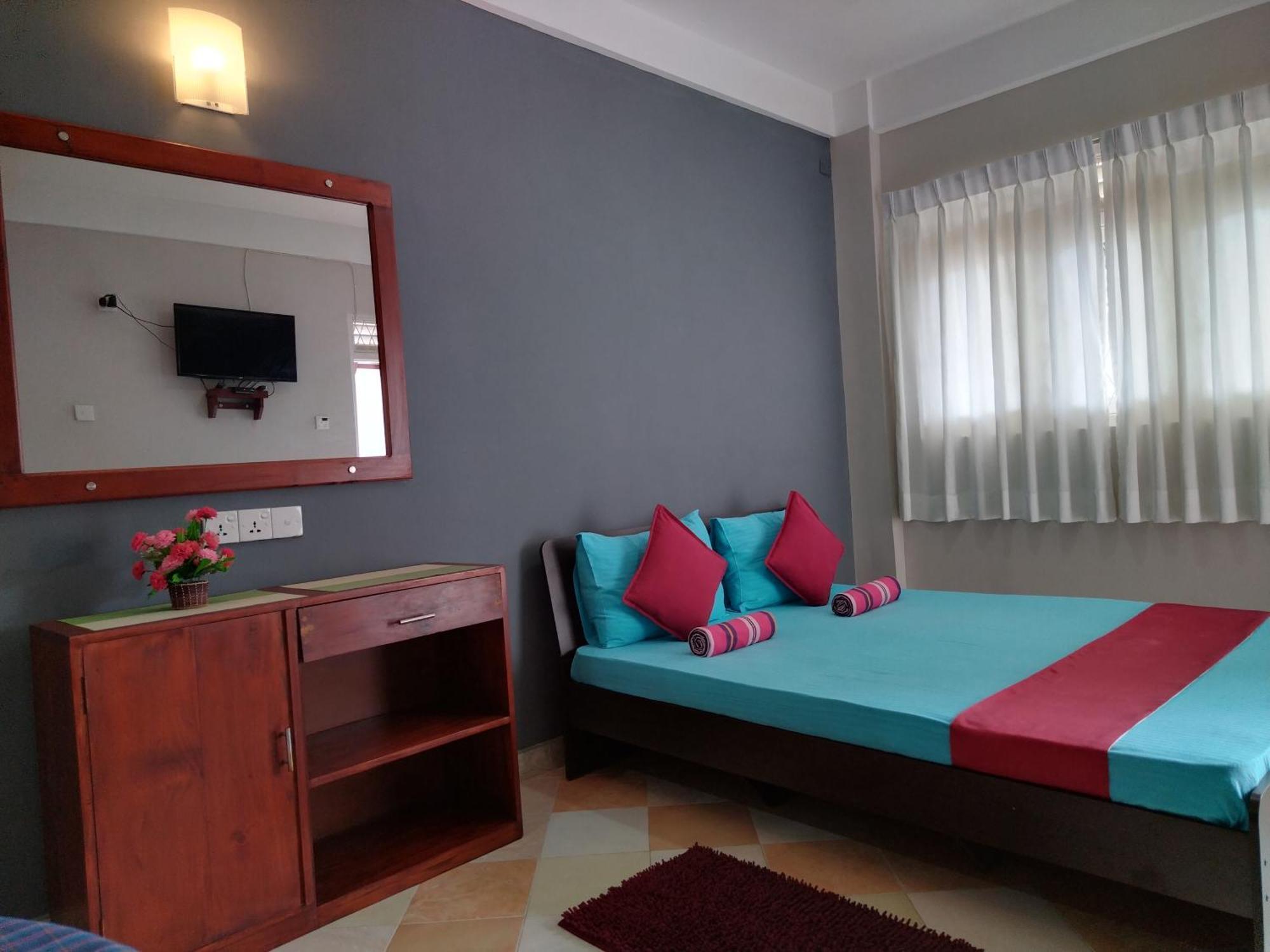 Mountain View Hotel Канди Екстериор снимка