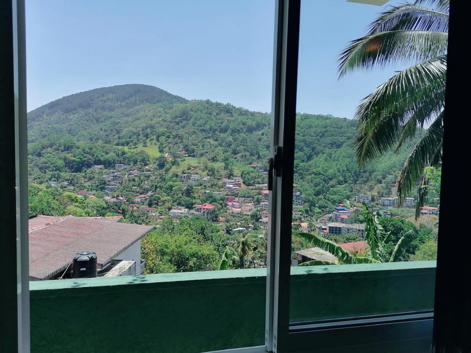 Mountain View Hotel Канди Екстериор снимка