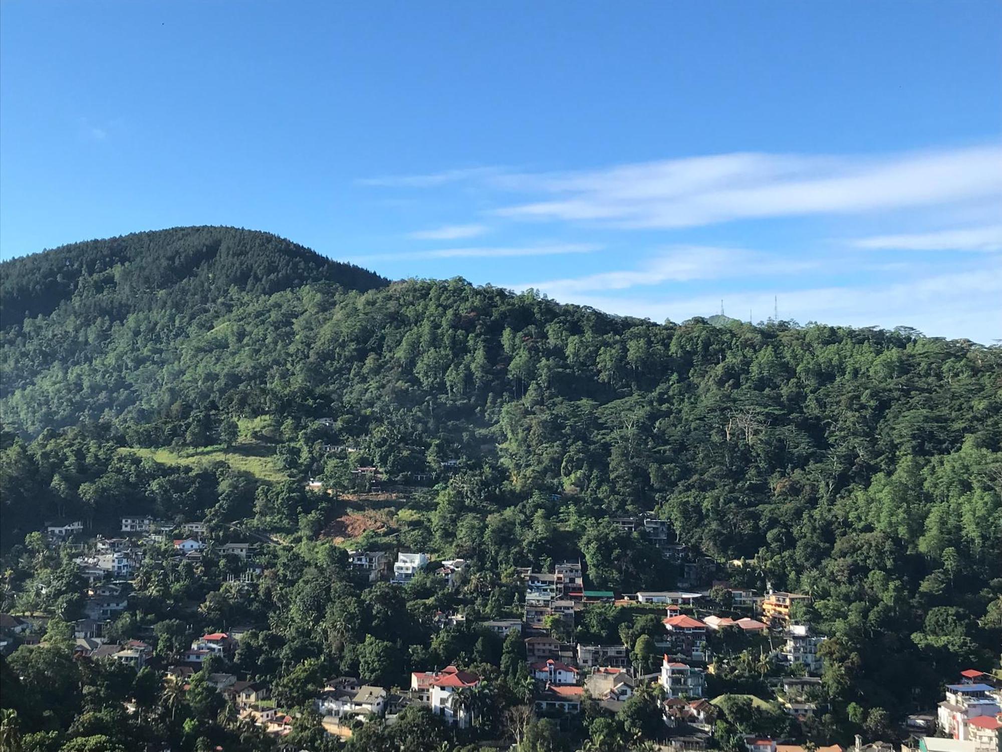 Mountain View Hotel Канди Екстериор снимка
