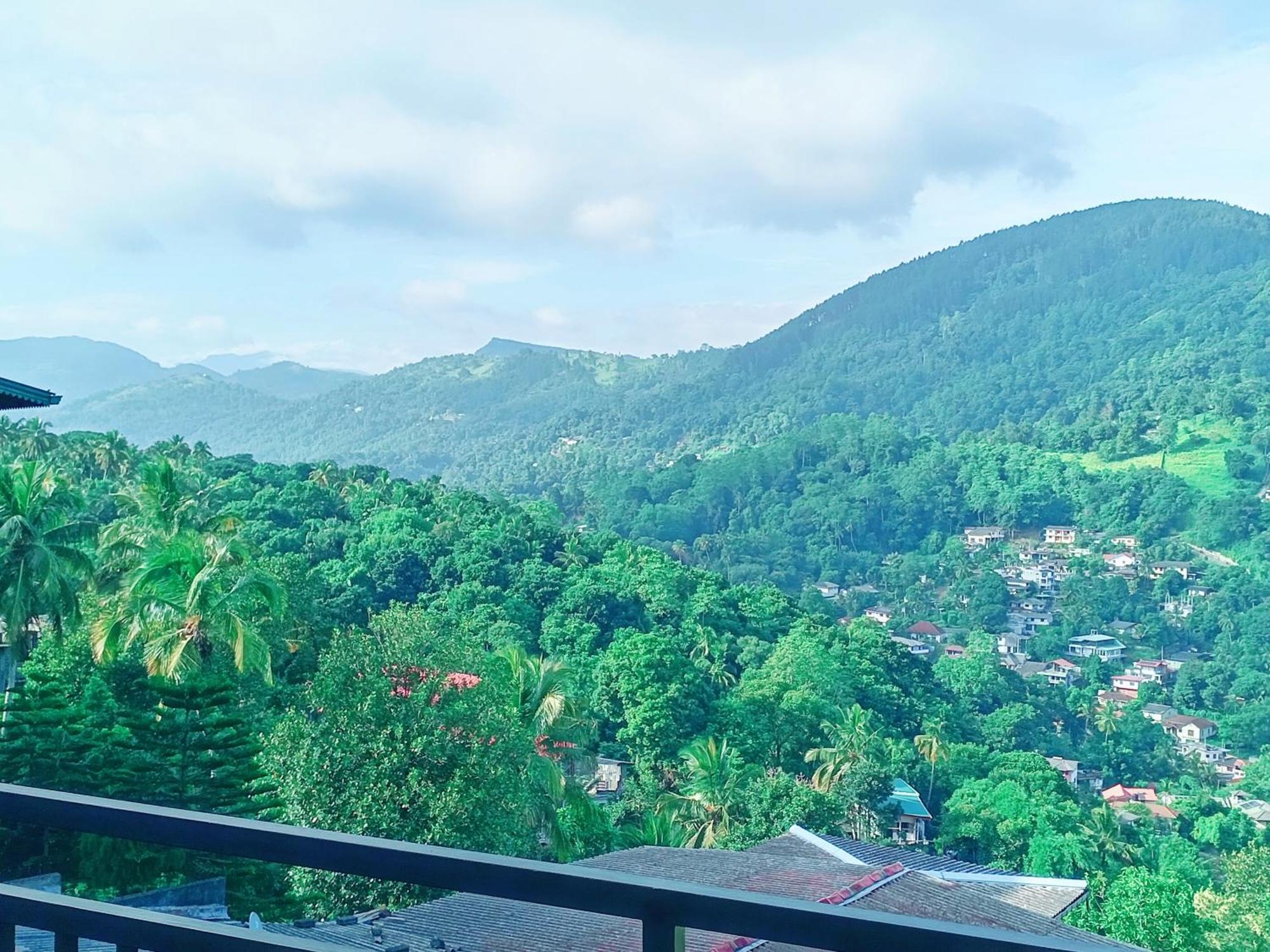 Mountain View Hotel Канди Екстериор снимка
